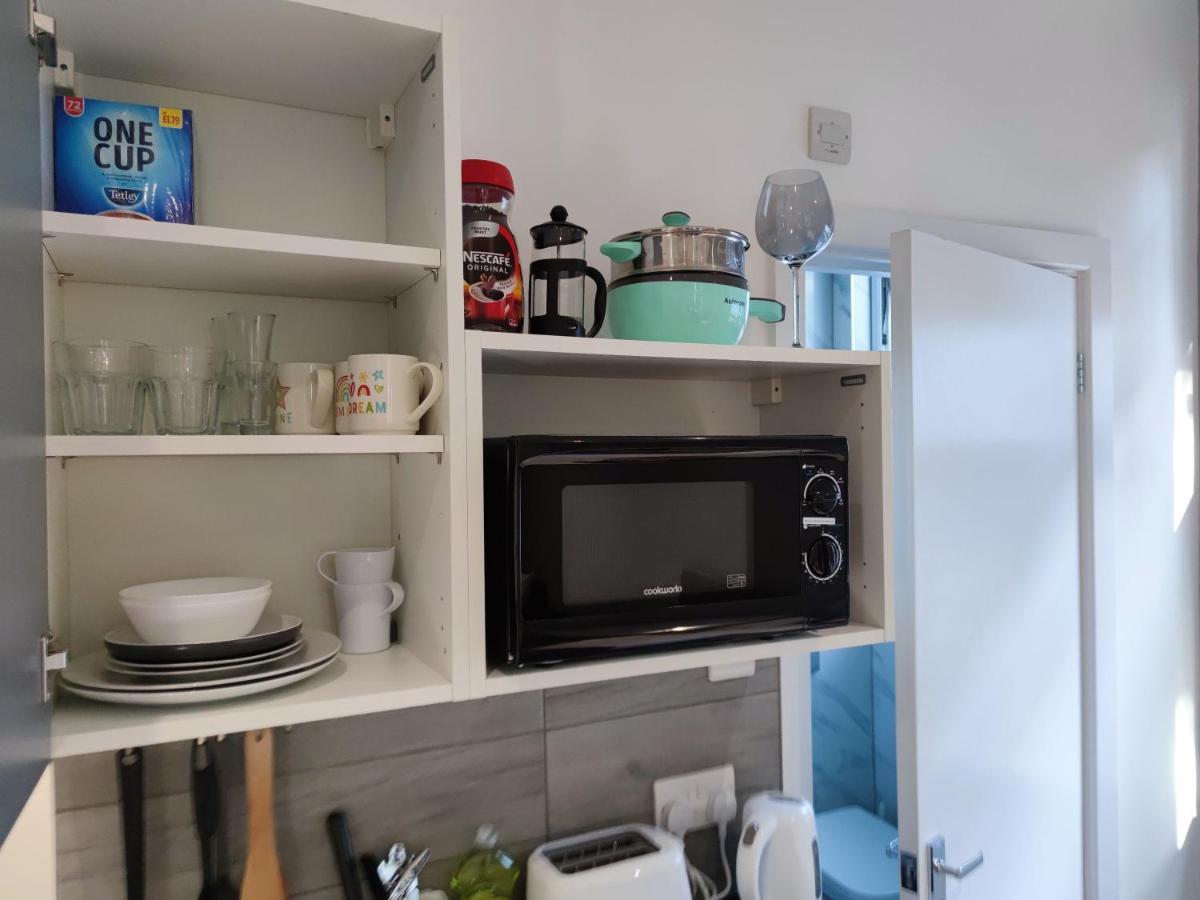 Stunning In North - Victoria Line Apartment