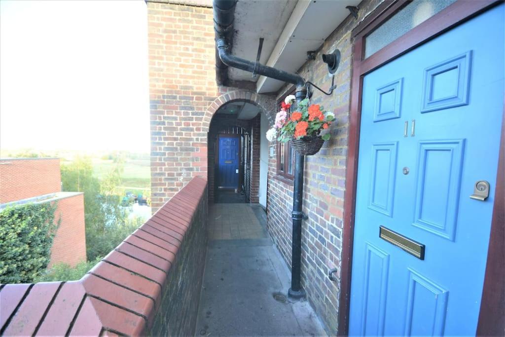 Lovely 4 Bedroom Close To The City Walking Distance From The Rivere View *