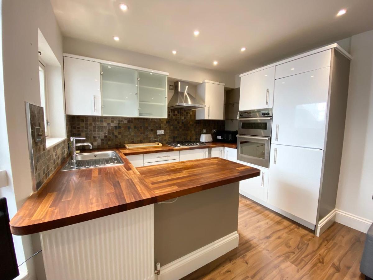 Stylish Maisonette And In Victoria Apartment London