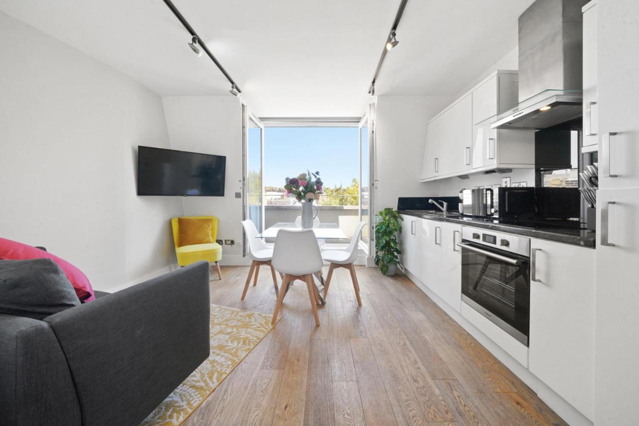 Manhattan-style 2bed Near Camden Free Wifi * London