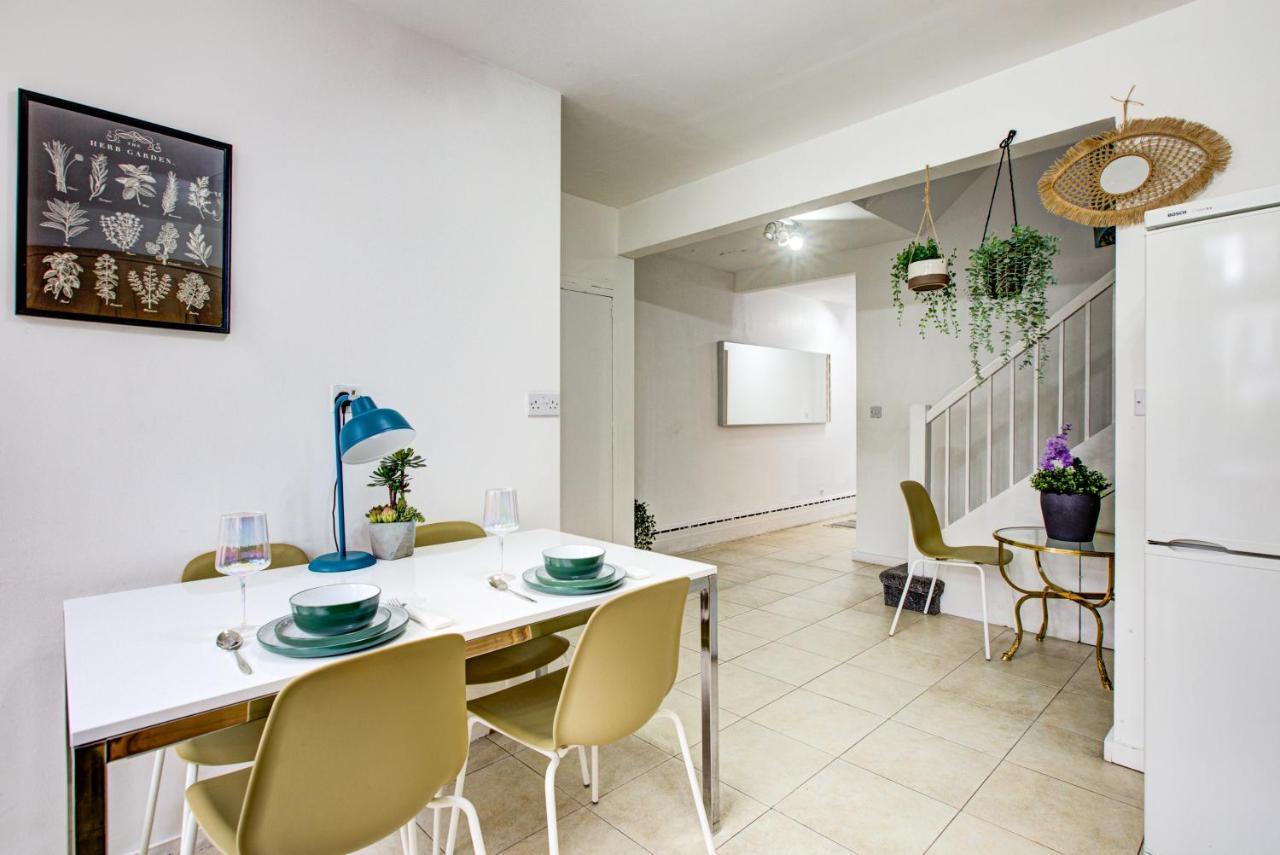 Gorgeous 4 Bedrooms, 5-baths House In Near Edgware Road, Oxford Street, Hyde Park Apartment