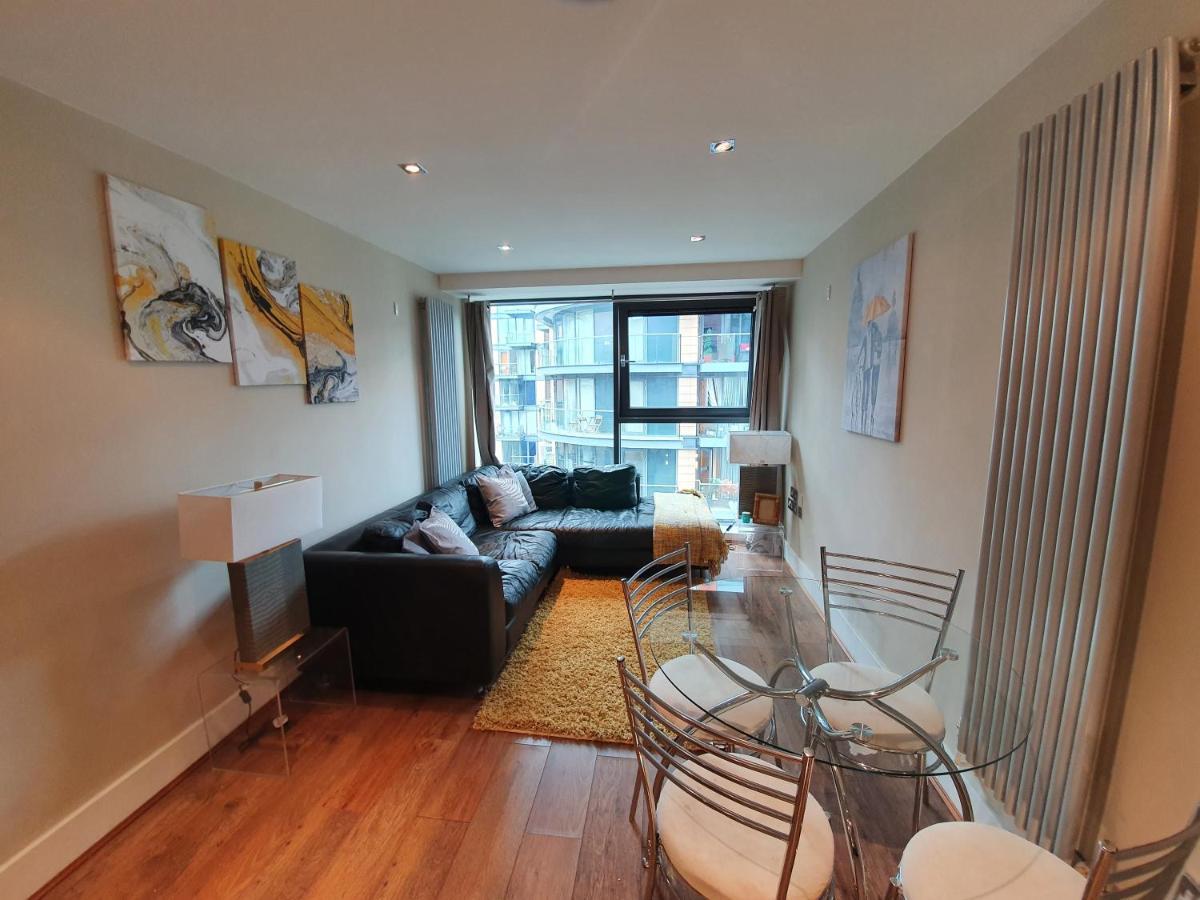 Apartment One Bed Stylish Apartment, Canary Wharf, *