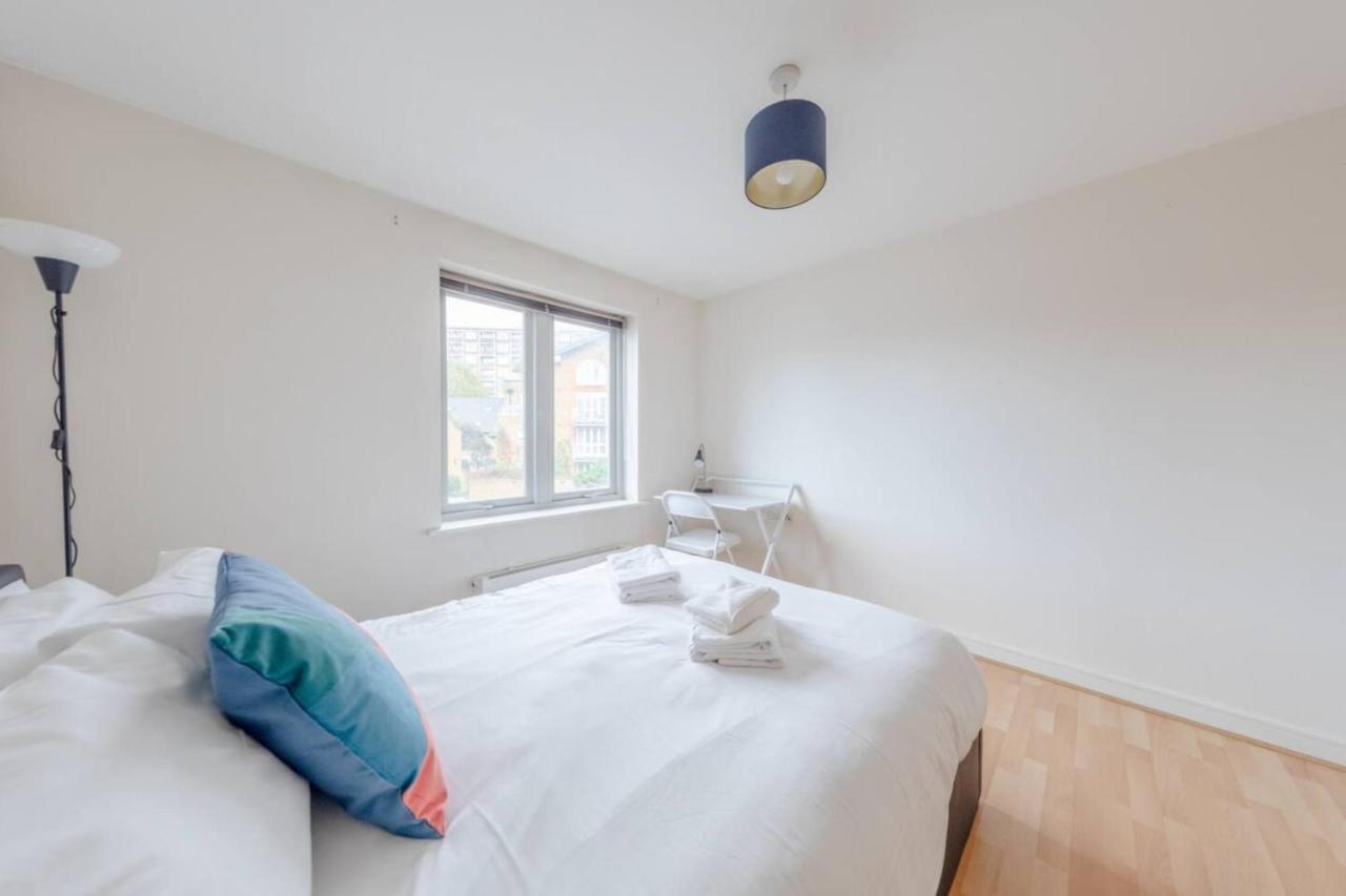 Apartment Spacious 2 Bedroom Near White *