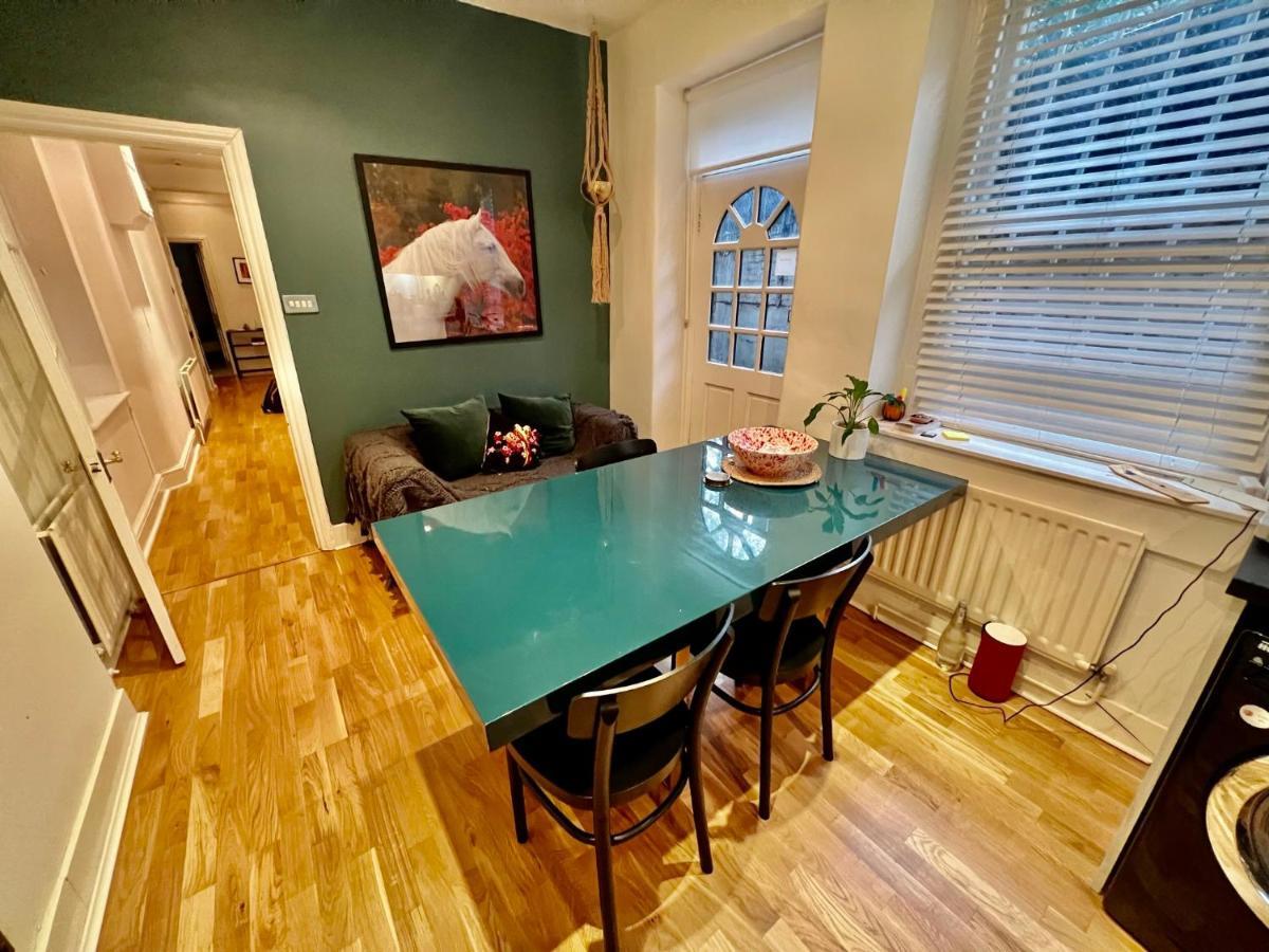 Spacious Flat With Huge Patio In Central Apartment London