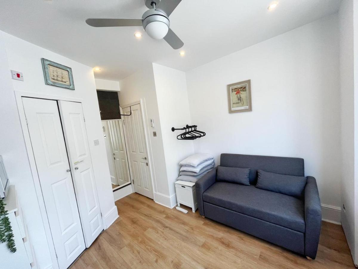Renovated Small Self Contained Studio Apartment *