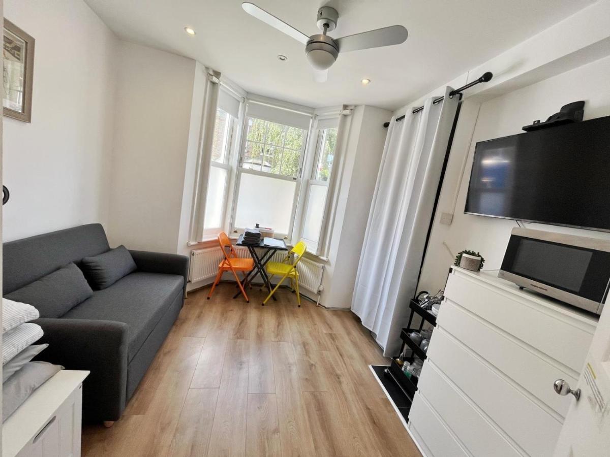 Apartment Renovated Small Self Contained Studio *