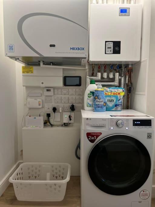 Luxurious High Spec 1 Bedroom * London