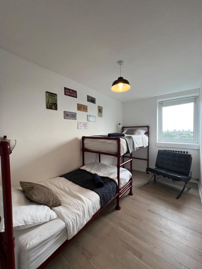 Amazing View 2 Bedroom In Abbey Road Apartment London