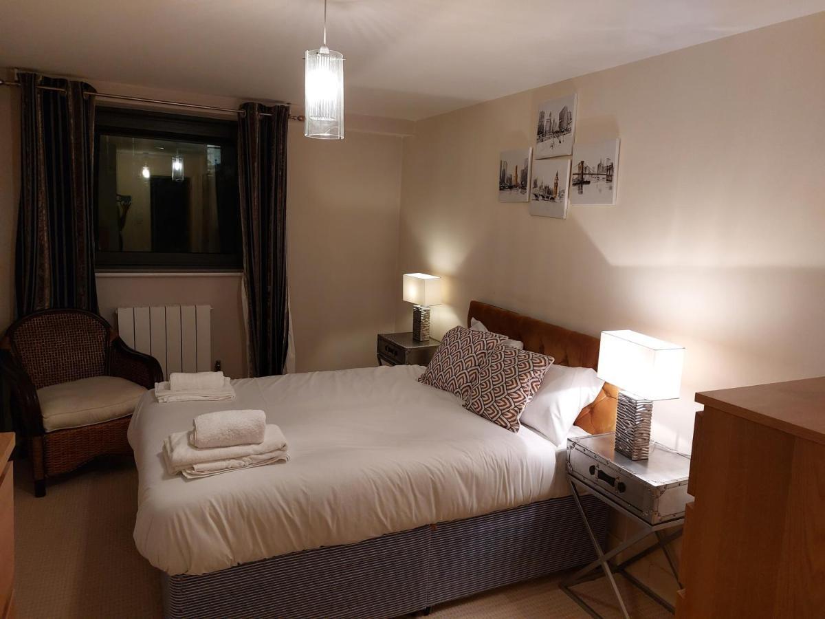 One Bed Stylish Apartment, Canary Wharf, Apartment London