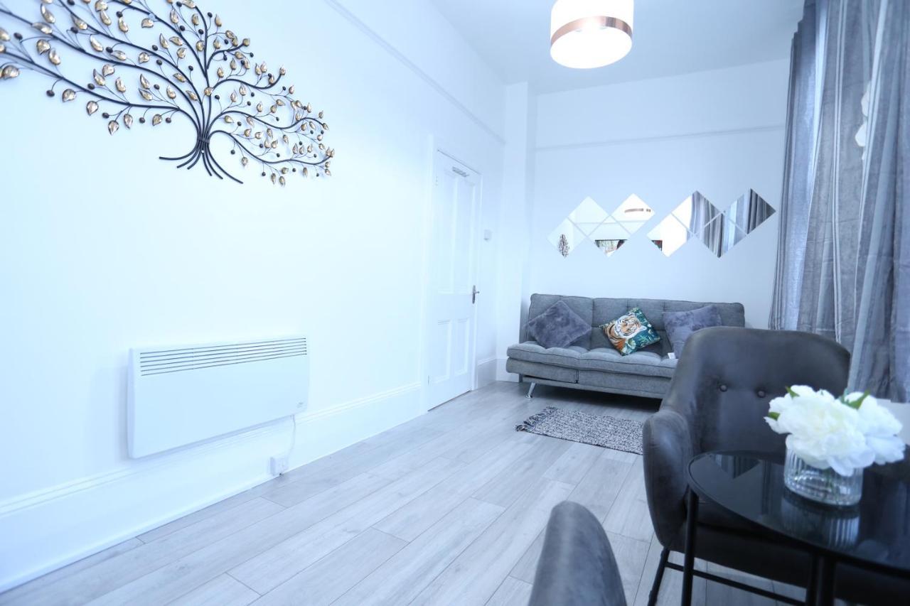 Town Apartment- Lewisham *
