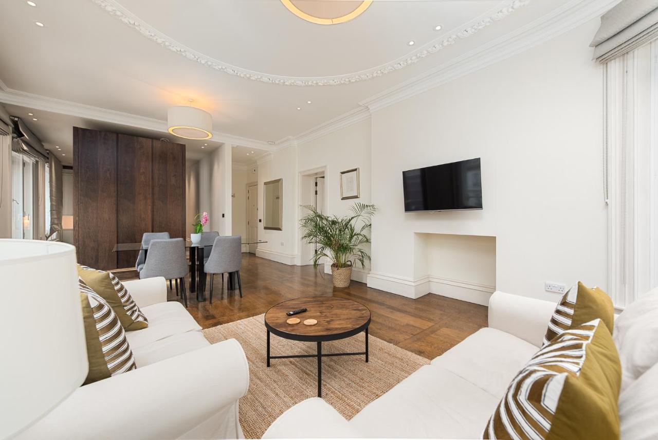 Grosvenor Gardens By Capital Apartment *