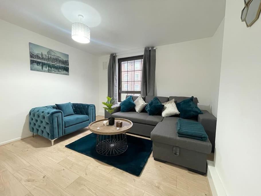 Lovely 2 Bedroom Available In Shoreditch Apartment