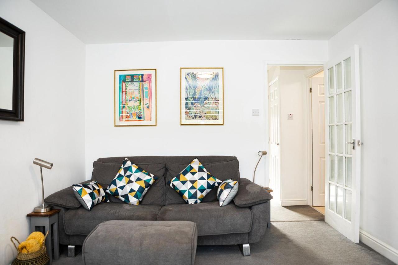 Pass The Keys - Modern Flat In South *