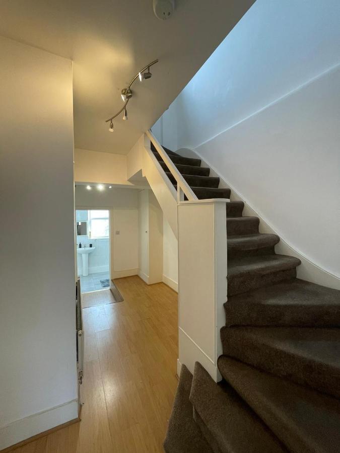 Amazing 3 Bedroom Flat Minutes From Tower Bridge * Londres