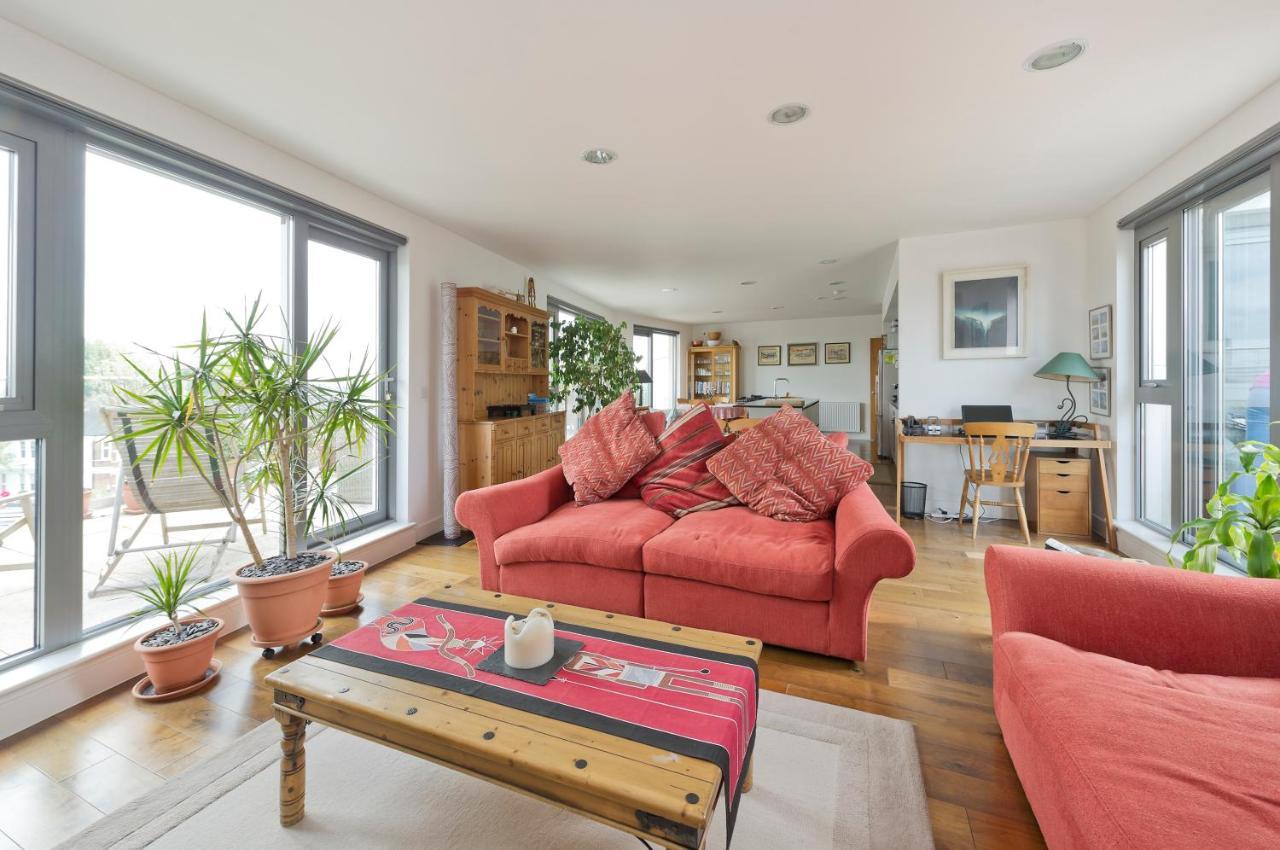 Superb With Terrace Near The River In Putney By Underthedoormat Apartment London