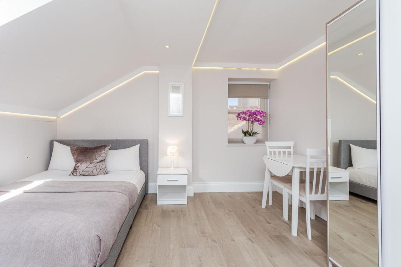 Cleveland Residences Russell Square Apartment