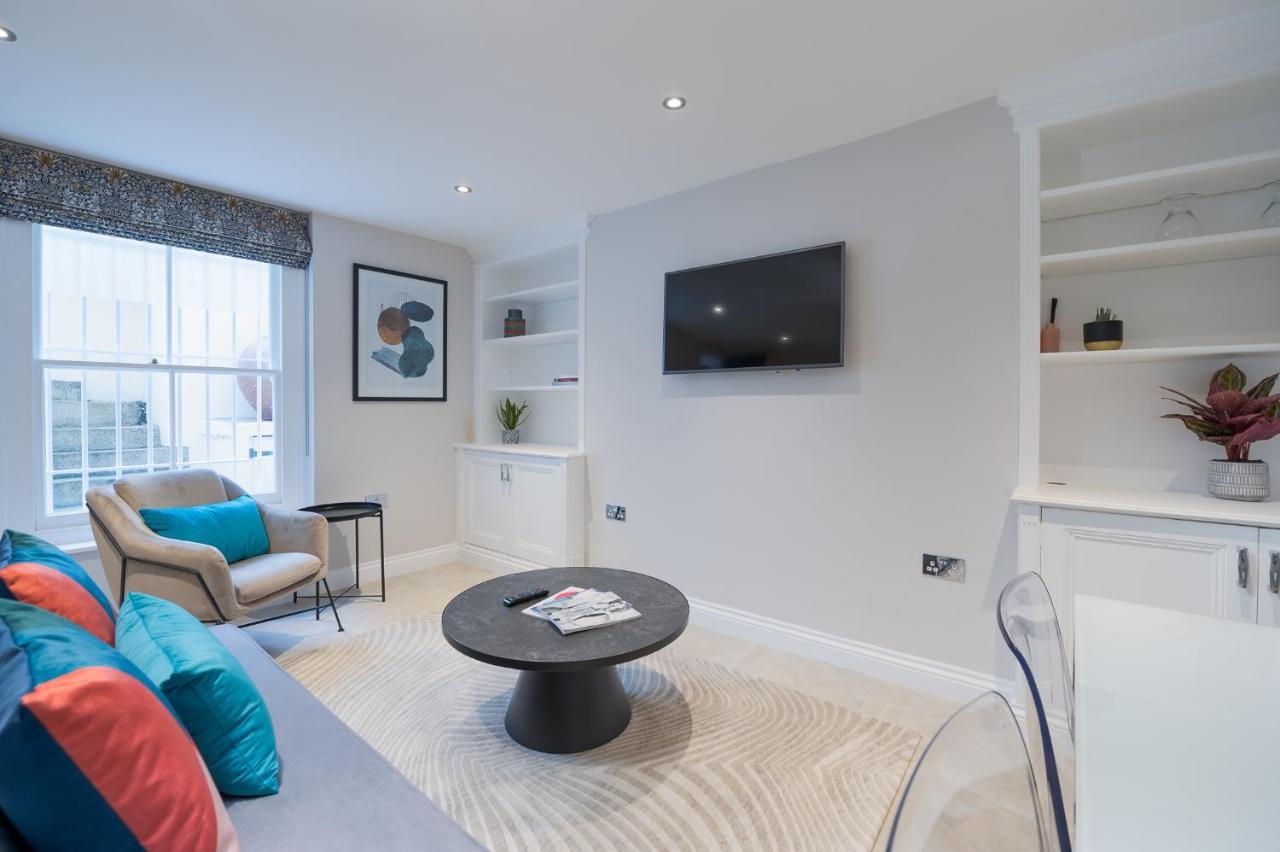 Clarendon Rd By Capital