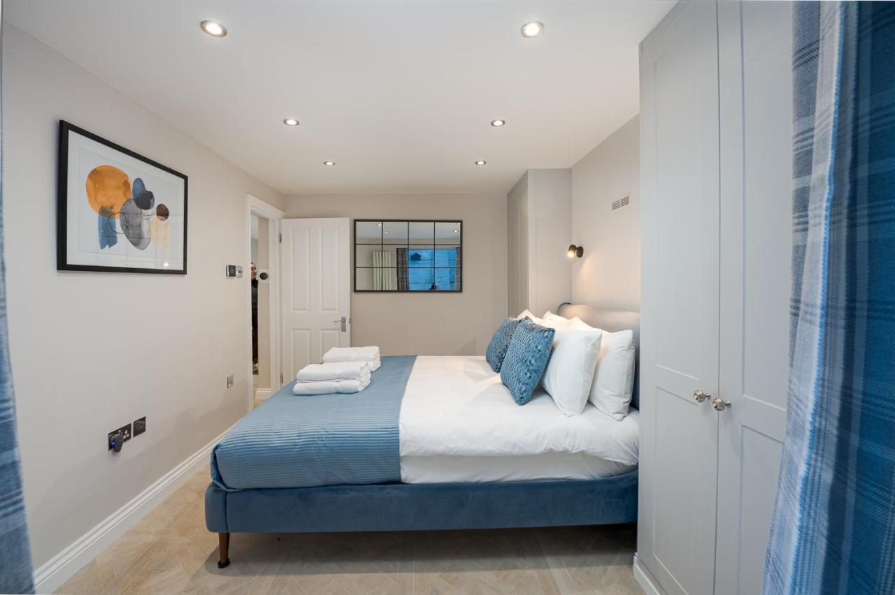 Clarendon Rd By Capital * Londres