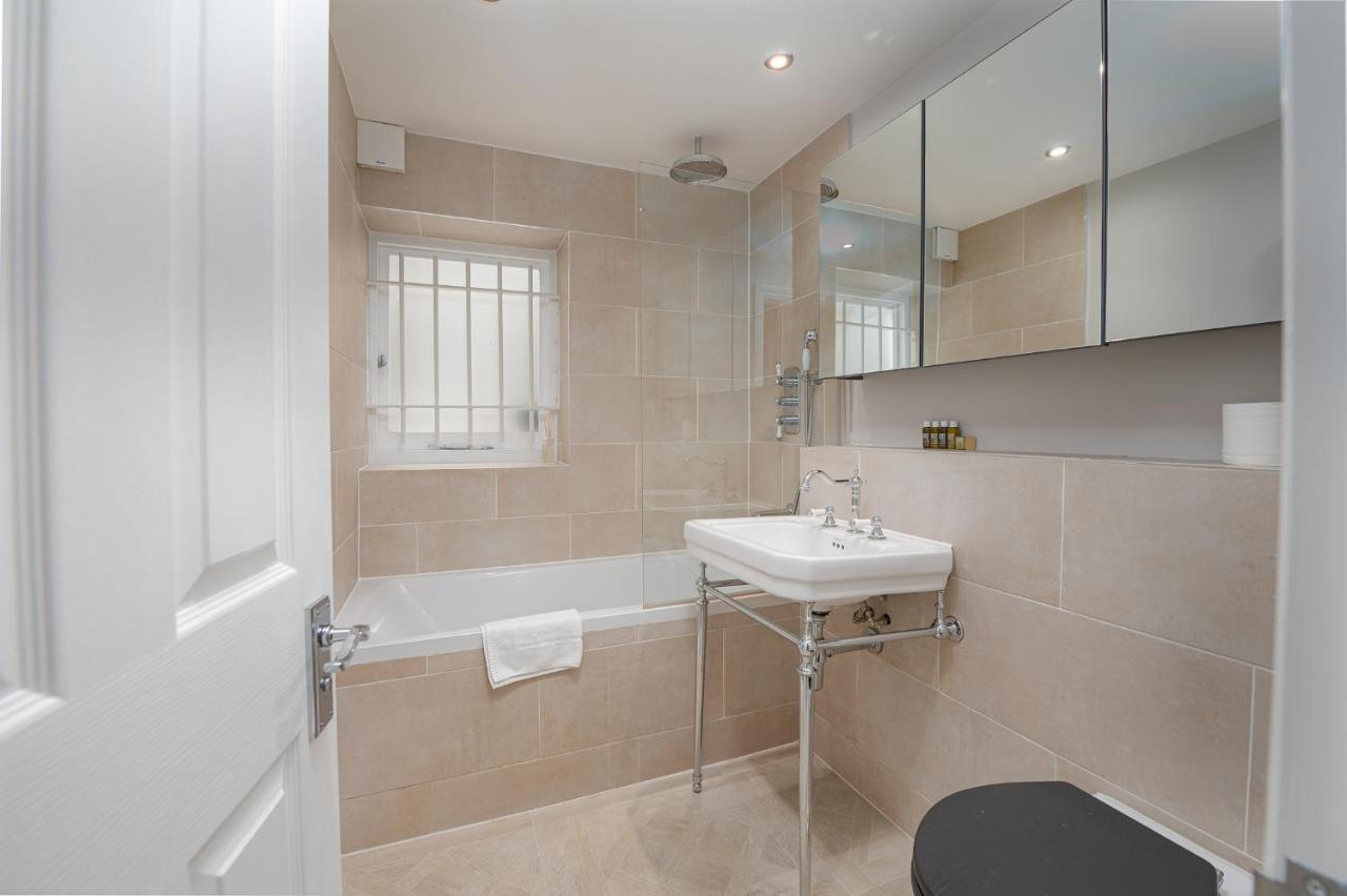 Clarendon Rd By Capital Londres