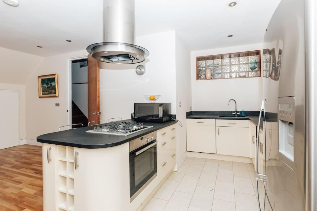 The Broadway, Crouch End Holiday home *