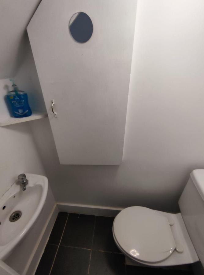 Holiday home 4 Bedroom House Parking & Garden Near Central