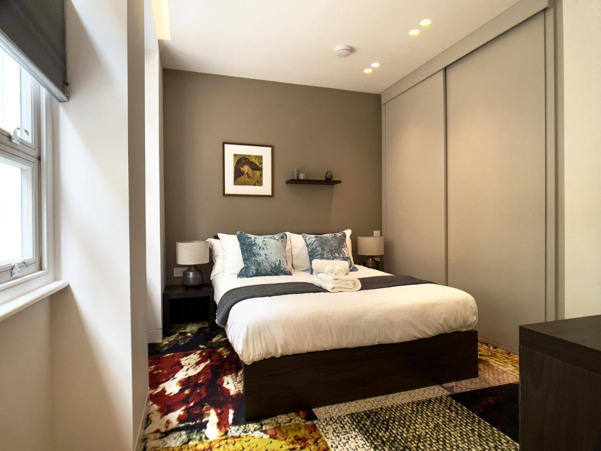 Mirabilis Apartments, Wells Court