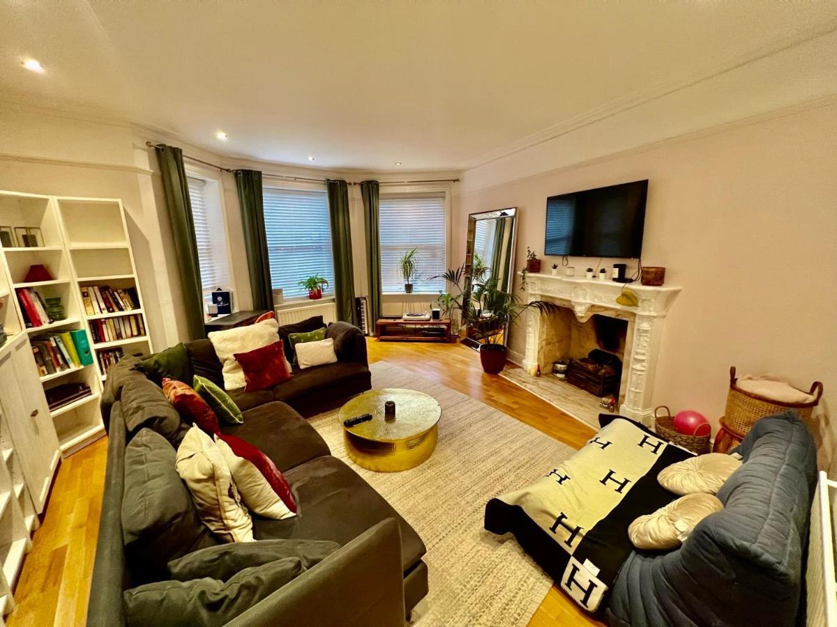 Spacious Flat With Huge Patio In Central * London