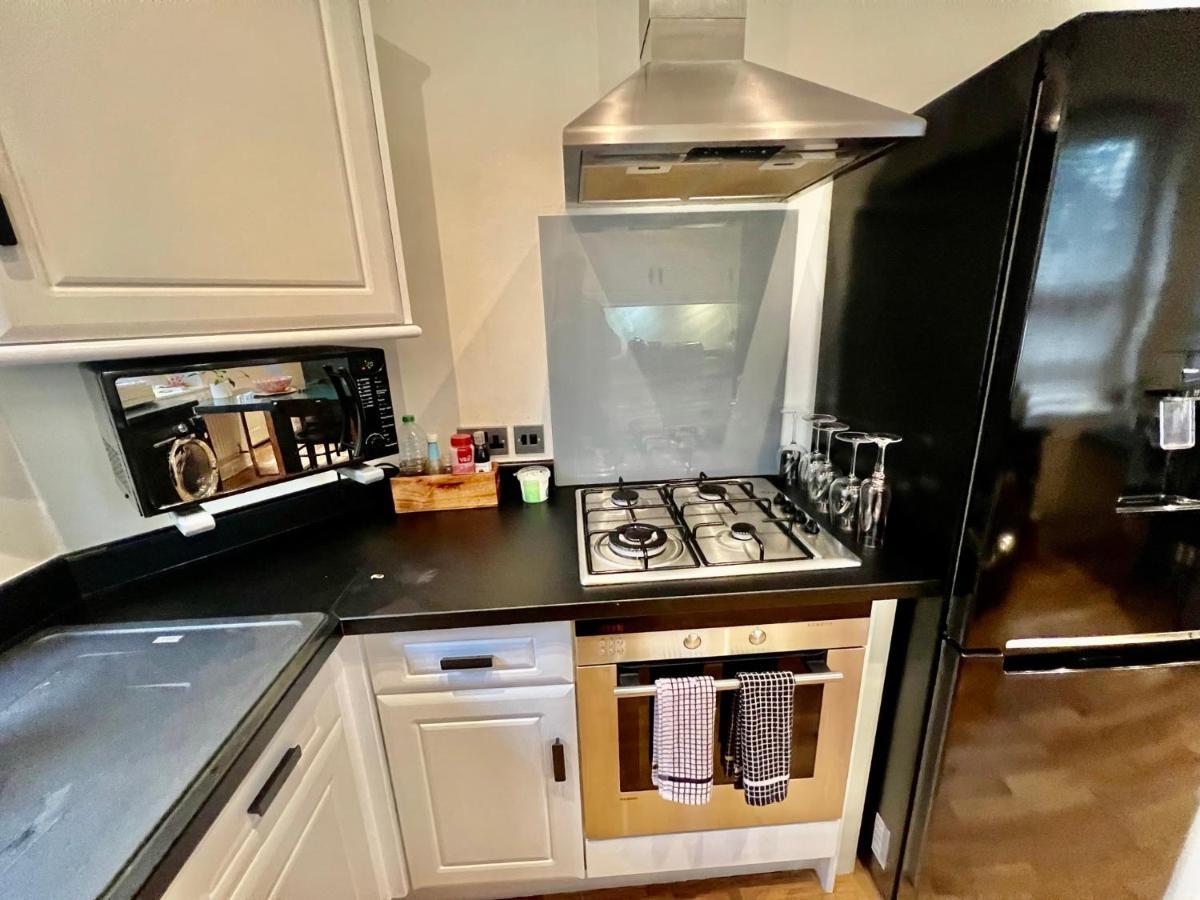 Apartment Spacious Flat With Huge Patio In Central London