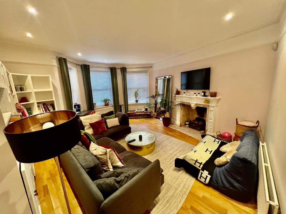 Apartment Spacious Flat With Huge Patio In Central London