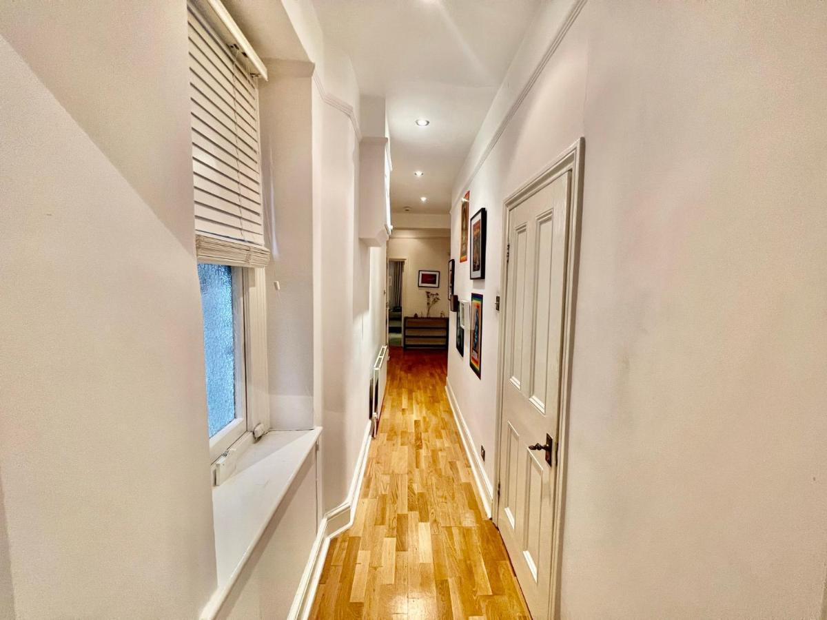 Apartment Spacious Flat With Huge Patio In Central *