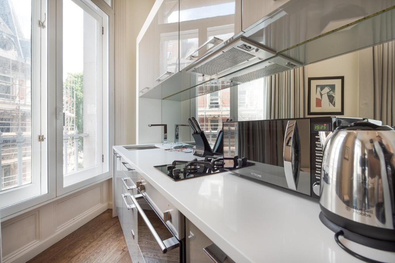 Grosvenor Gardens By Capital Apartment *