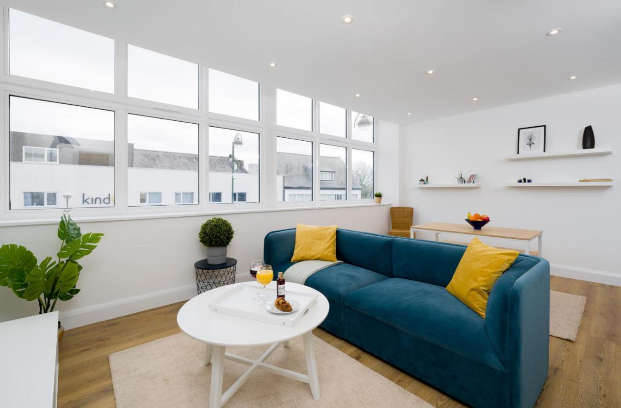 Panther House By Oval * Londres