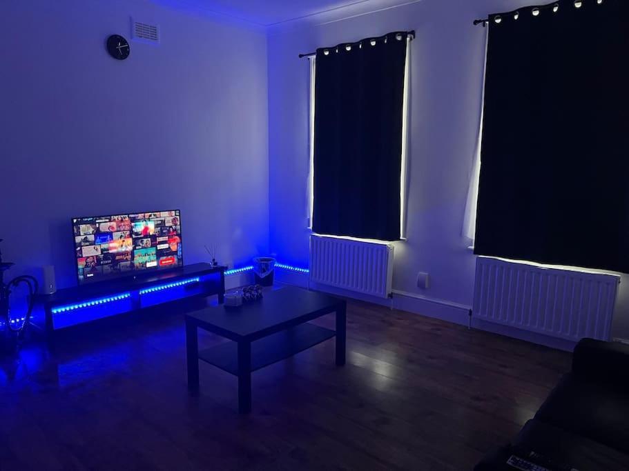 Apartment Lovely 1-bedroom With Free Parking & Garden. London
