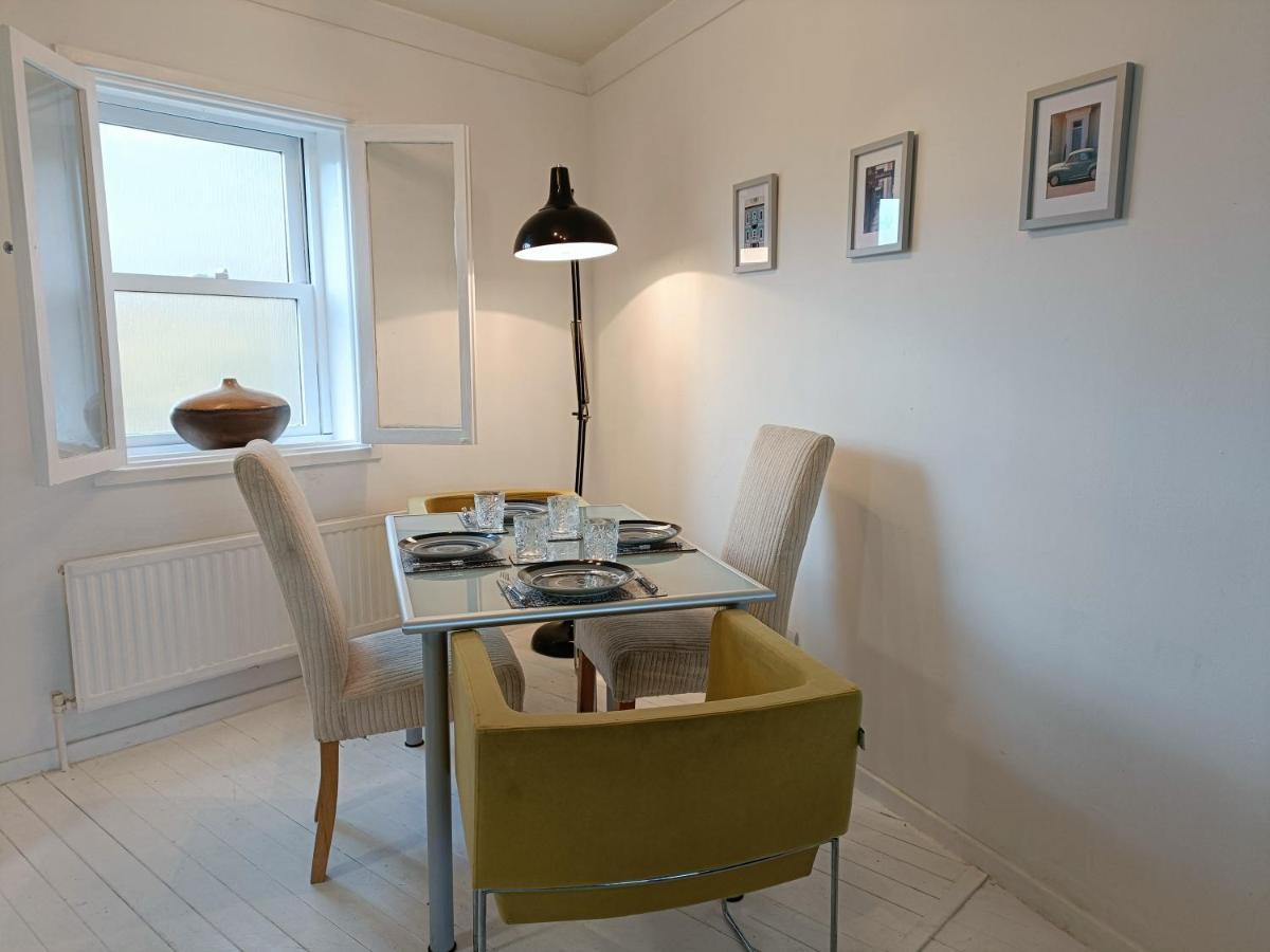 2 Bed Functional House Close To Manor Park Train Station