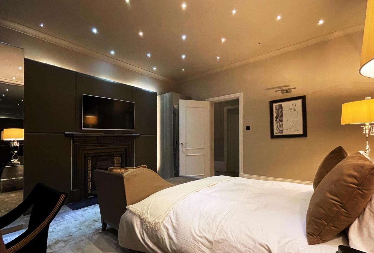 Elizabeth's Place - London's Hidden Gem Apartment