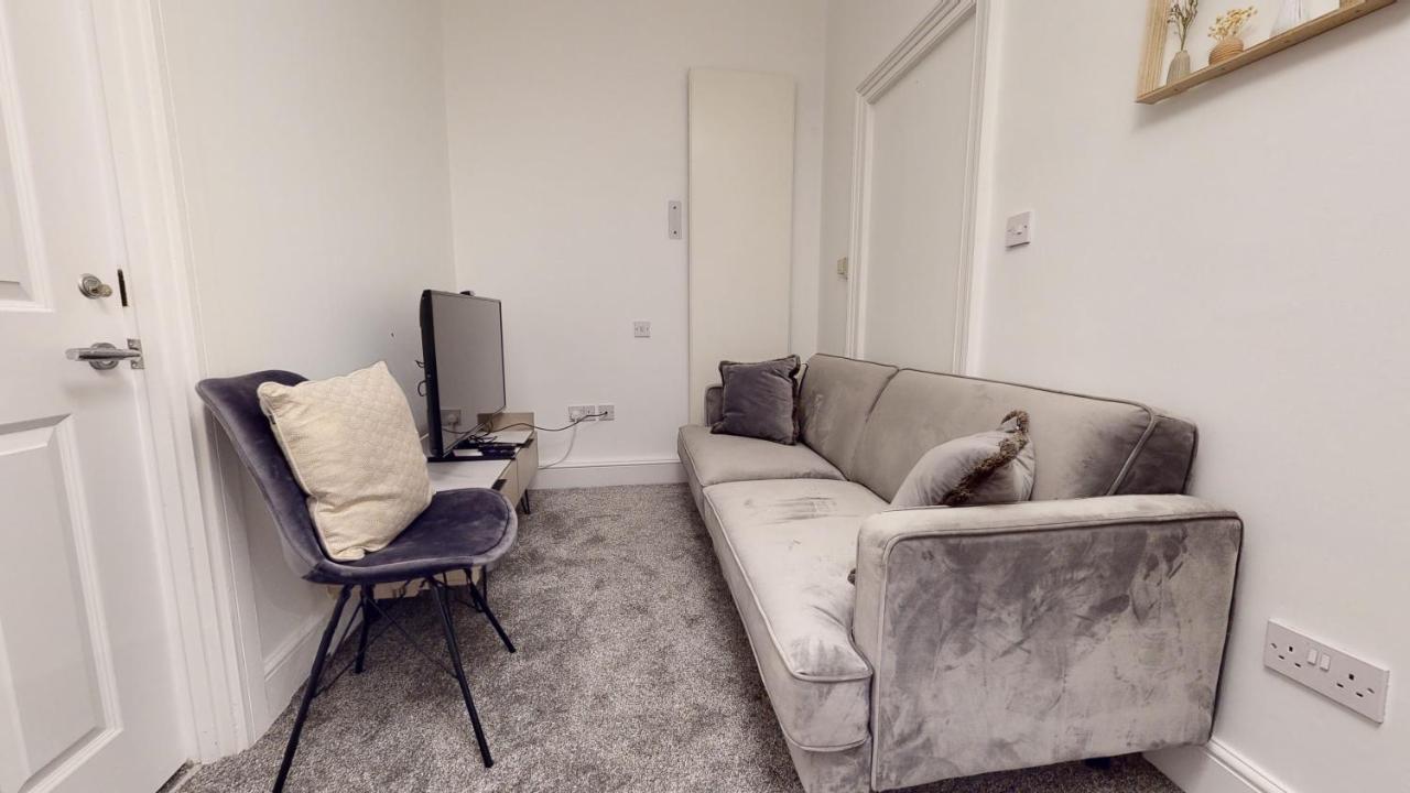 Camden Reach - Engels 2 Bedroom Apartment London