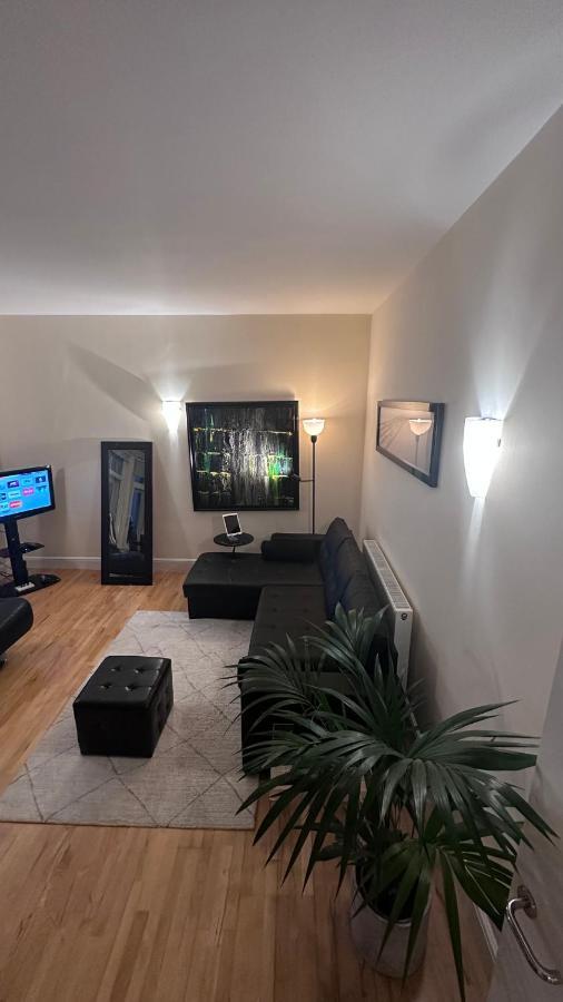 Central Spacious Studio * London