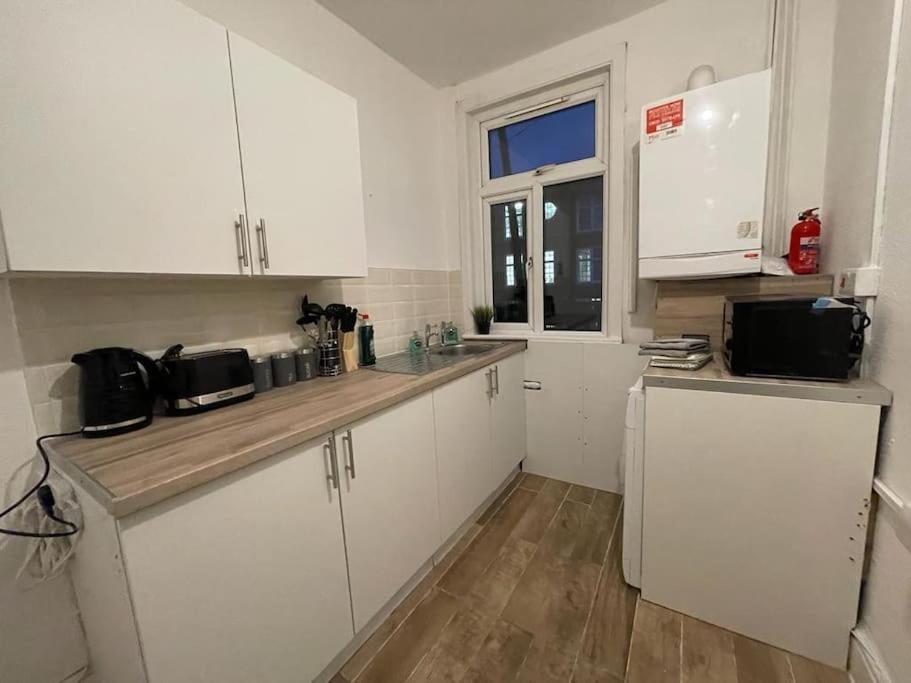 Stunning 2 Bedroom On Tower Bridge Apartamento Londres