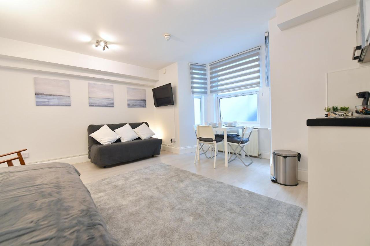 Very Close To Line Underground Shepherds Bush And Westfield Newly Refurbished Apartment *