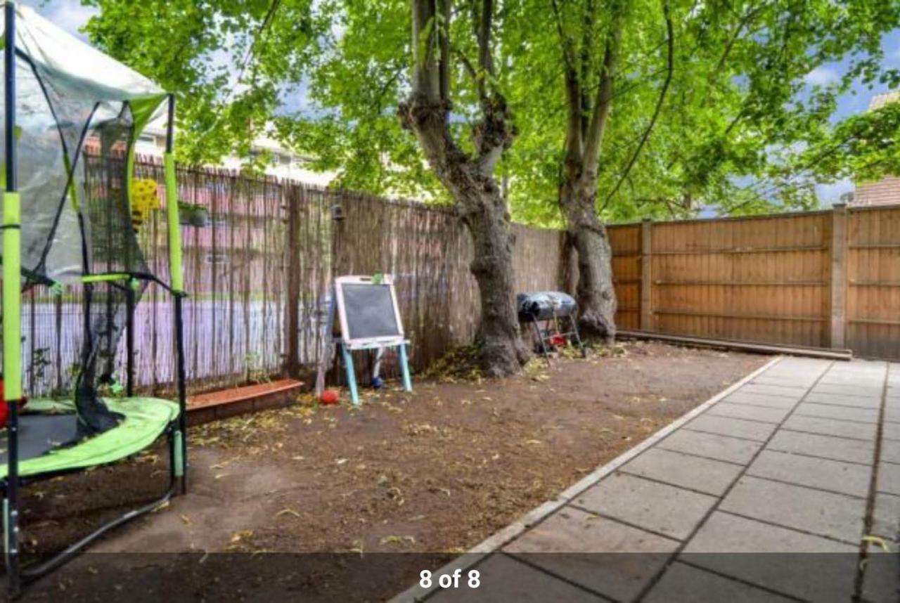 Newly Refurbished - Entire 4 Bedroom Private House With Kitchen, Living & Private Garden - 1 Cape House London, Within 30 Mins From London, Bridge & Canary Wharf London
