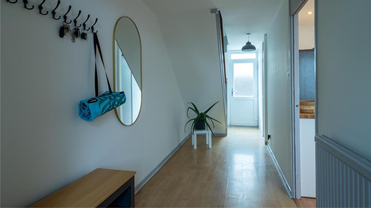 Bridge 3 Bedroom House With Reception Room, Office And Private Garden Ferienhaus London