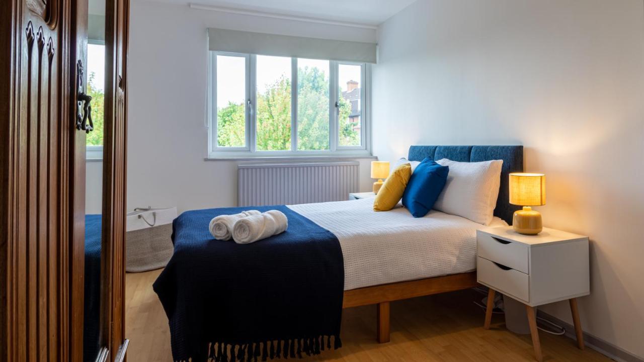 Ferienhaus Bridge 3 Bedroom House With Reception Room, Office And Private Garden London