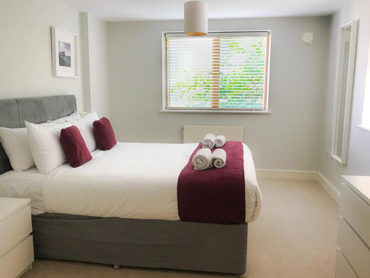 Roomspace Serviced - The Courtyard Apartment *