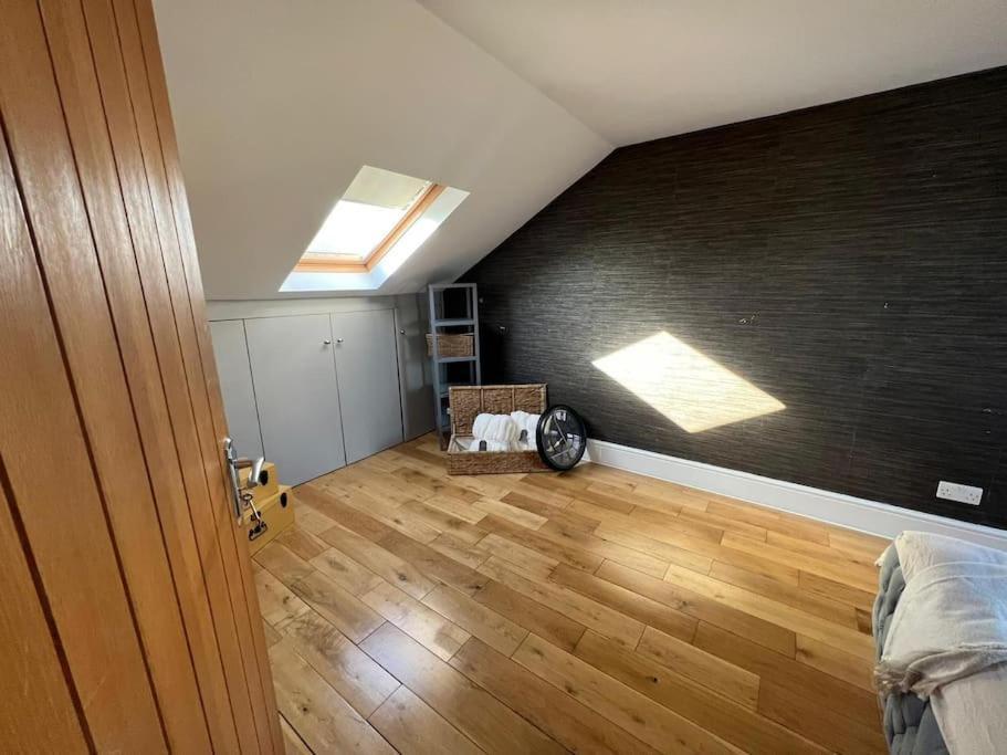 Lovely Two Bed Flat Apartamento Londres