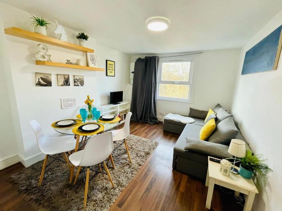 Apartment Cute 3 Bedroom Flat In Islington + Parking London