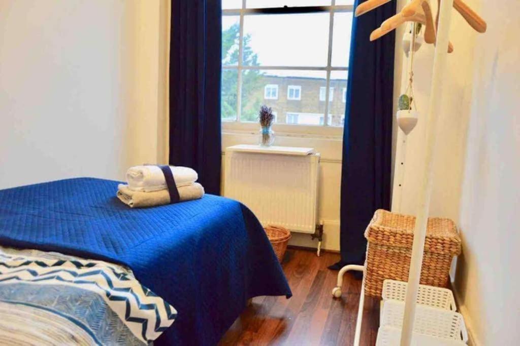 Cute 3 Bedroom Flat In Islington + Parking