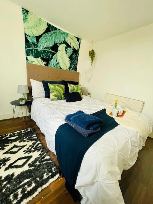 Cute 3 Bedroom Flat In Islington + Parking Apartment London