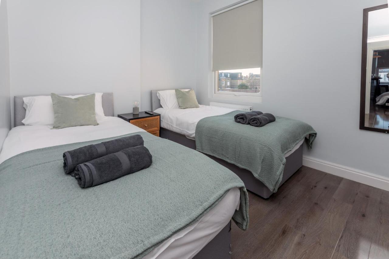 Apartment Taylor's Wimbledon London