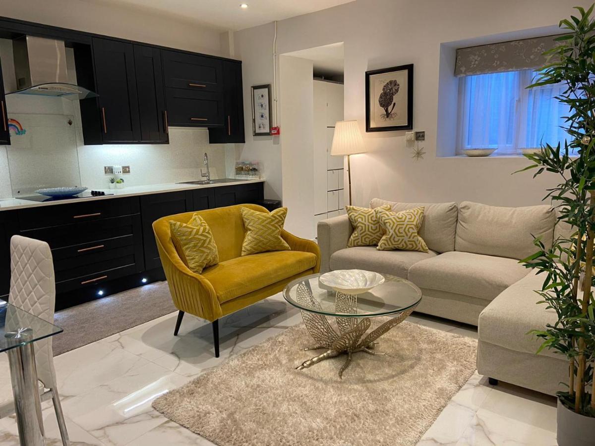 Elegant 2 Bed Flat In Chiswick * London