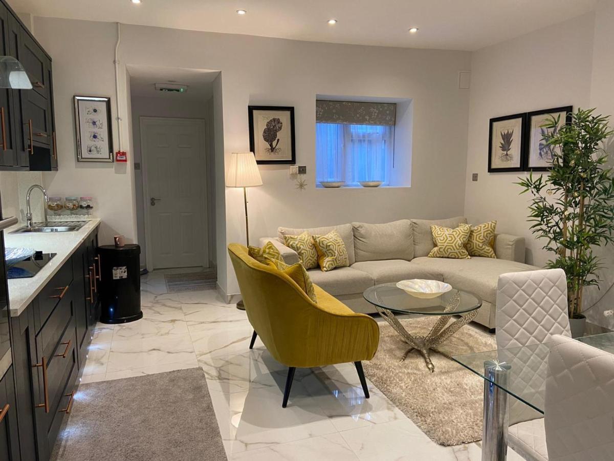 Elegant 2 Bed Flat In Chiswick Apartment London